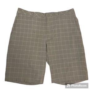 Walter Hagen Shorts Mens 34 Gray Plaid Flat Front Golf